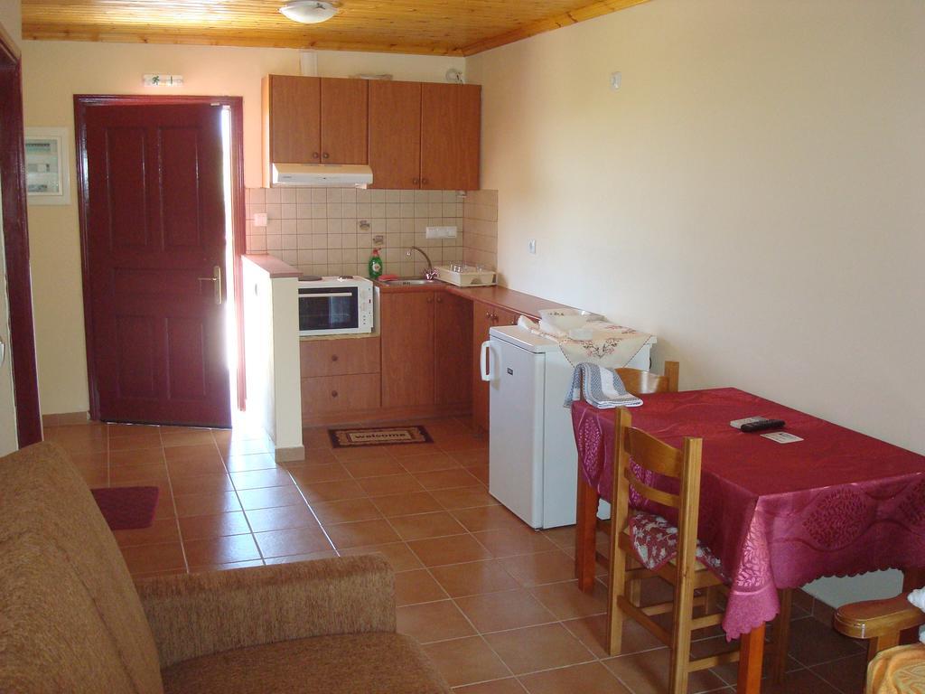 To Agridi Apartment