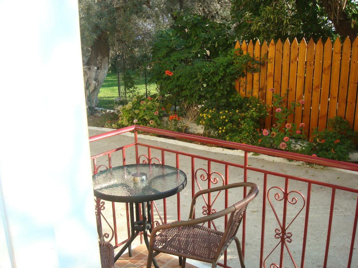 To Agridi Apartment